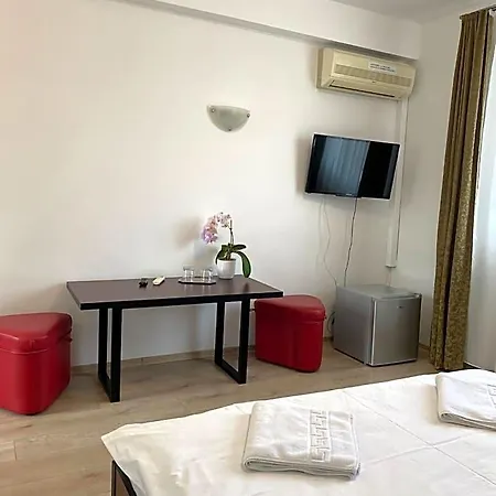 Yasmine Hotel 3*