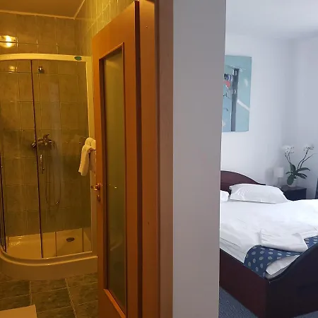 Yasmine Hotel